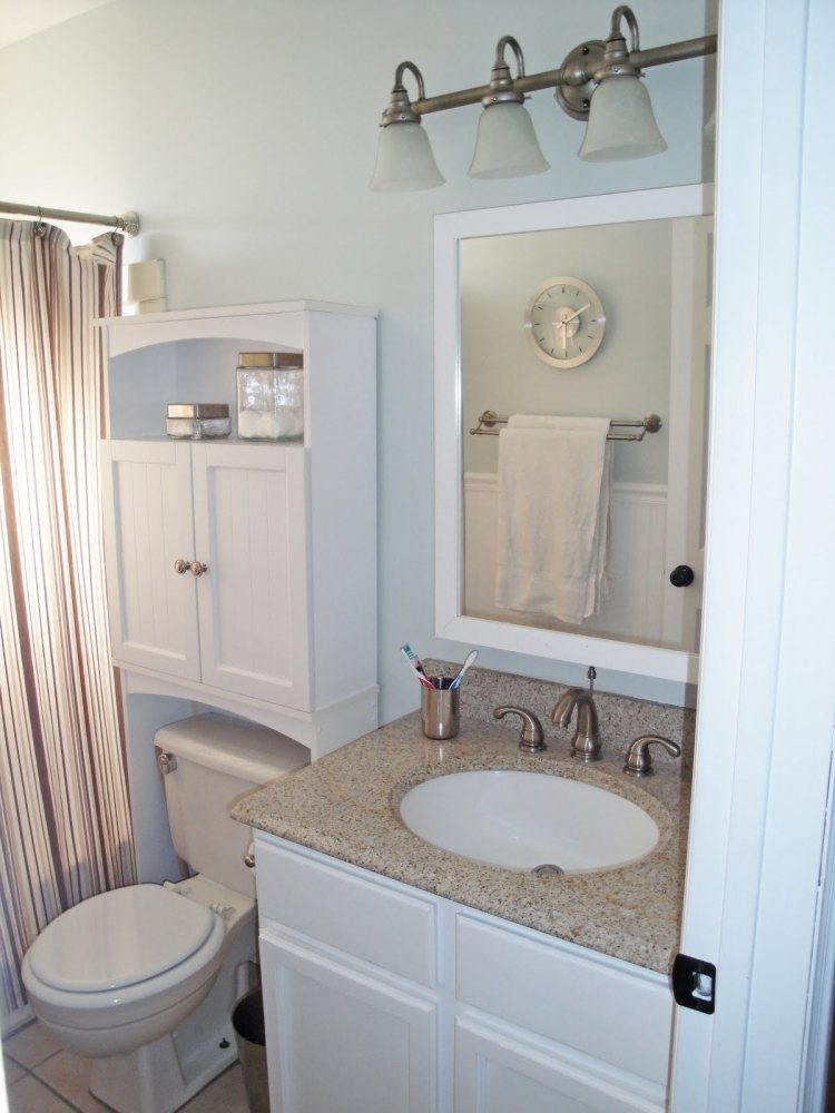 banheiro-design-azulejos-banheiro-pequeno-banheiro-armários-cortina branca