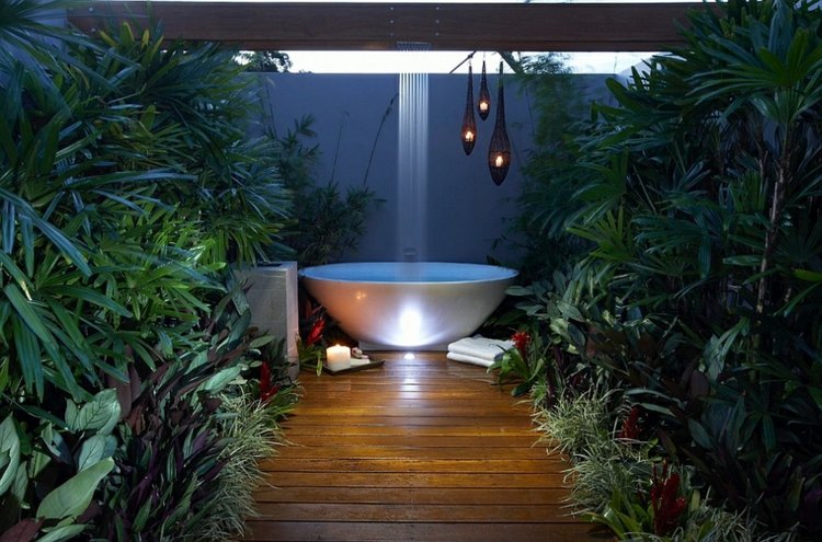 Design de banheiro moderno, idéias de banheiro, chuveiro com efeito de chuva, plantas de banheira independentes