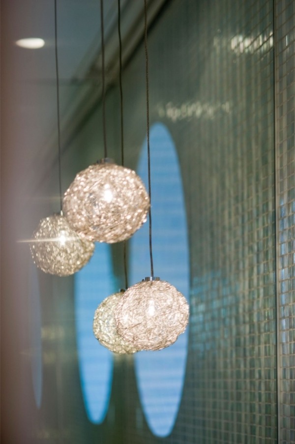 luminárias pendentes para reforma de banheiro pequeno minosa design
