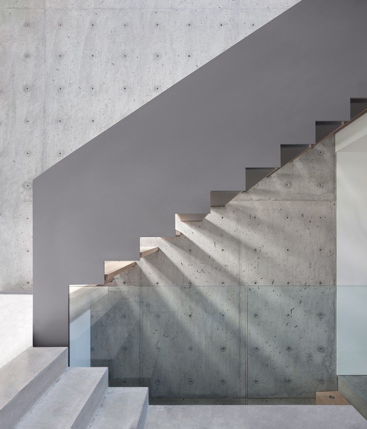 moderno-concreto-escada-construção-minimalista-escada-luz-aço-corrimão-degraus
