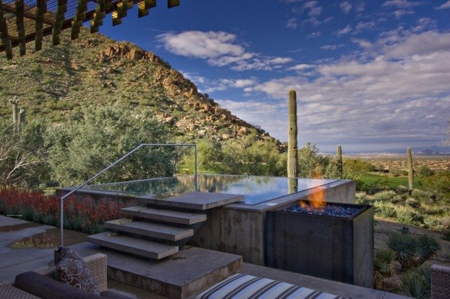 nfinity pool escadas de concreto fora de exótica casa de férias