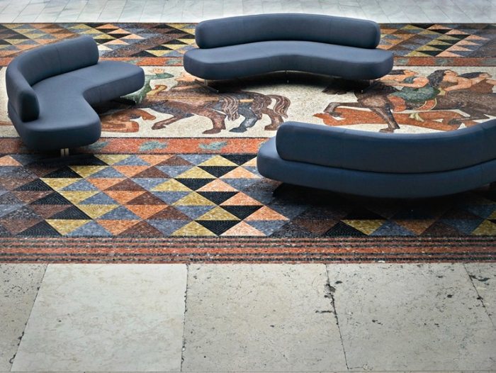 conjunto de sofás-moderno-azul-estrutura de metal-modular-sofás-PEDRA-Tacchini-Italia
