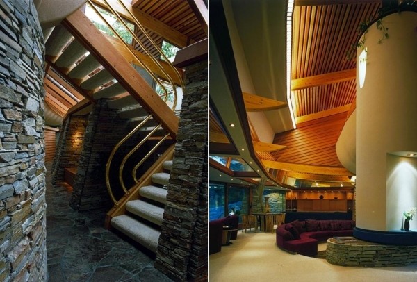 Casa moderna com teto alto e escada em pedra, design de interiores de madeira