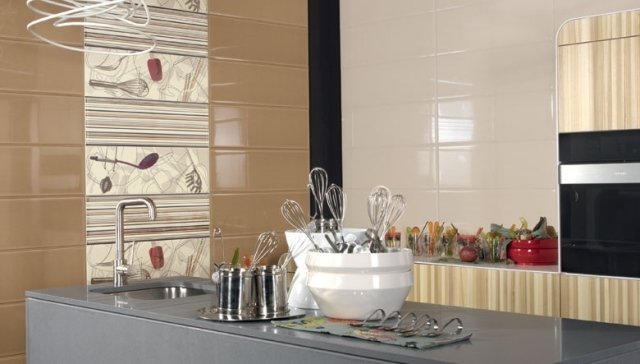 cozinha-parede-azulejos-padrão-utensílios de cozinha-decoração