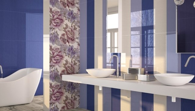 banheiro-azulejos-moderno-azul-creme-padrão-flor-listras verticais