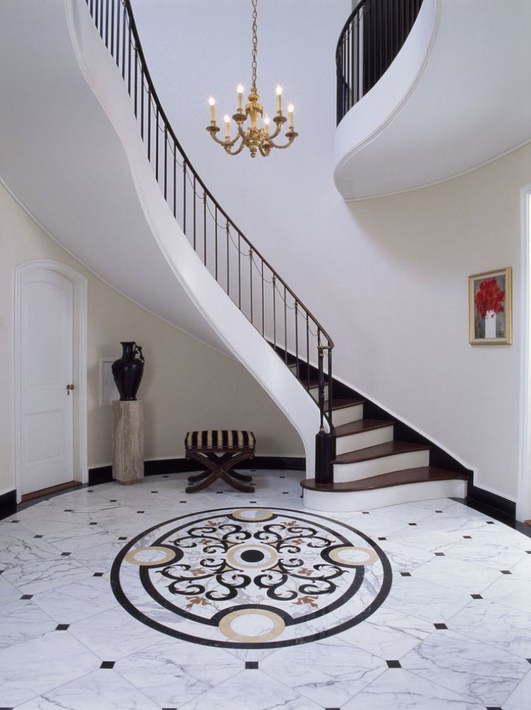 moderno-azulejos-corredor-prédio-antigo-escada-luxo-lustre-ouro-ornamento-centro