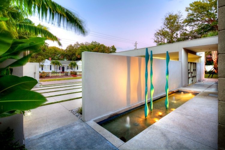 modern-garden-art-pillar-chafariz-blue-water-lights