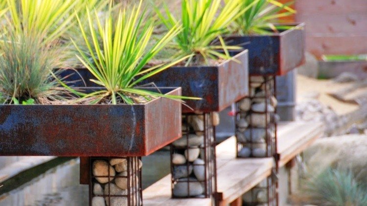arte-jardim moderno-esculturas-vasos-jardim-corten-gabiões de aço