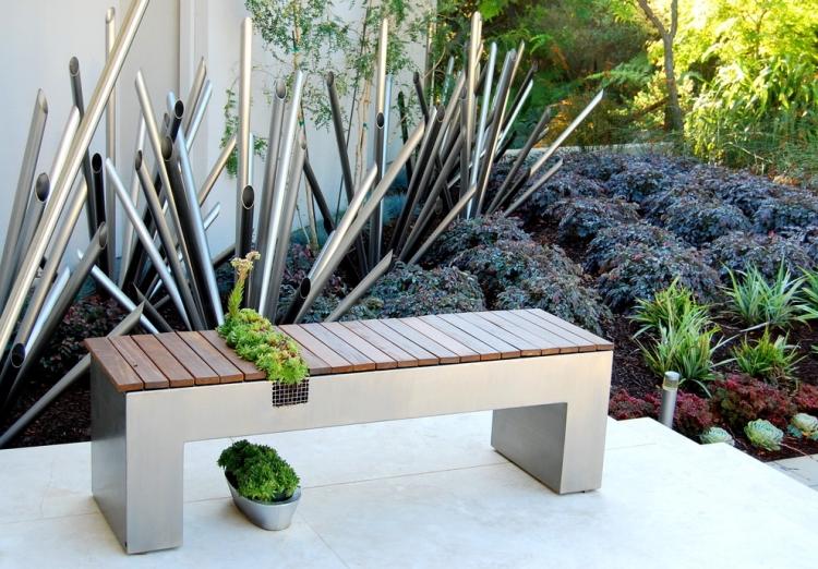 Arte de jardim moderna, como um banco de assento semelhante a uma haste de aço