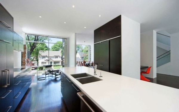 cozinha moderna de Fraser Residenz - design branco