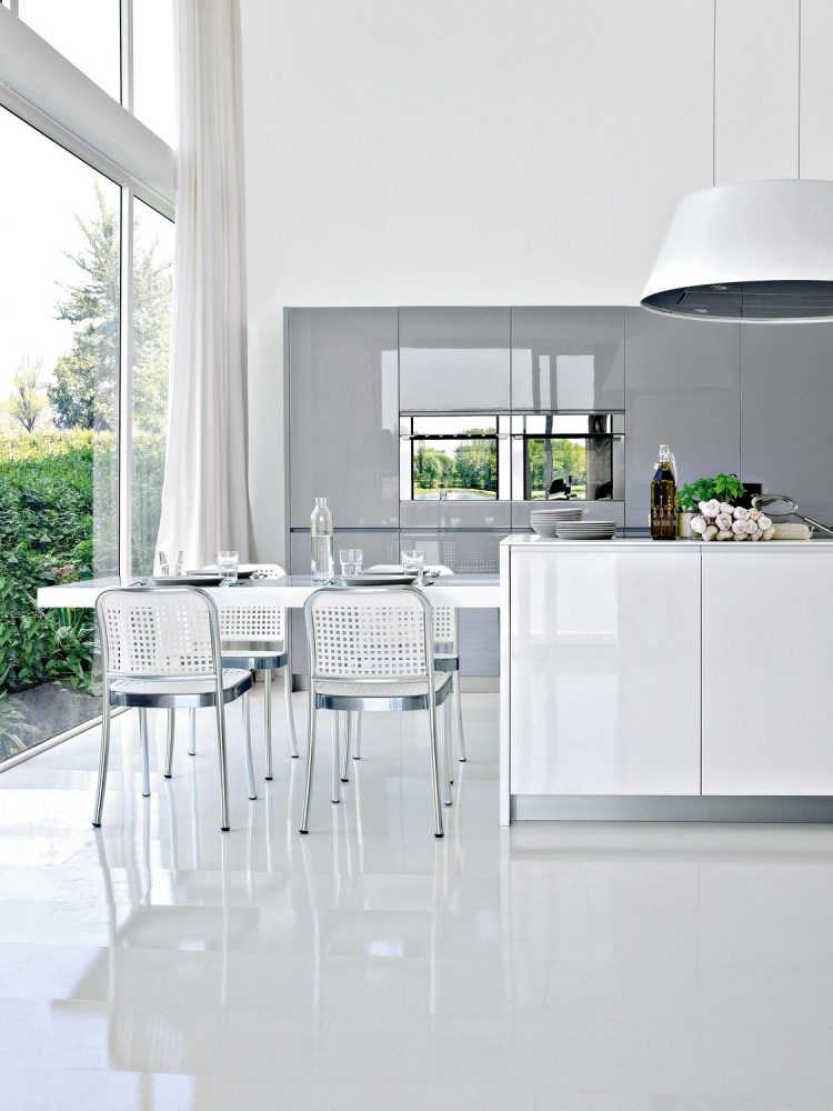 moderno-alto-brilho-cozinha-branco-cozinha-ilha-minimalista-mesa de jantar-abajur-abajur-metal