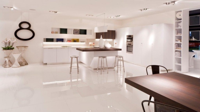 brilhante piso branco moderno designer de cozinha por miton