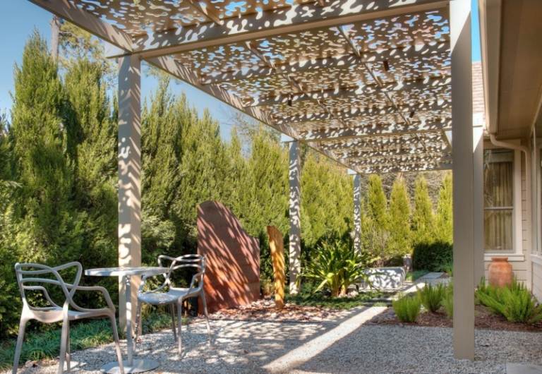 folha-de-madeira-moldura-assento-jardim moderno-pergola-perfurada