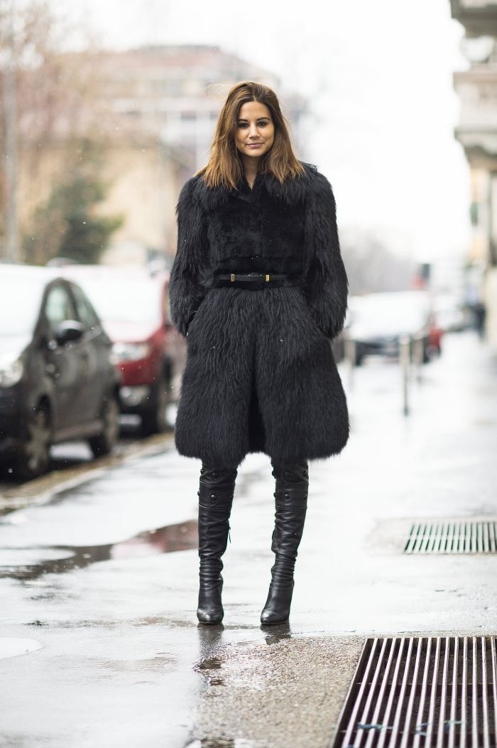 luxuosos-casacos-de-inverno-peles-por-Christine-Centenera-botas-de-couro-overknees