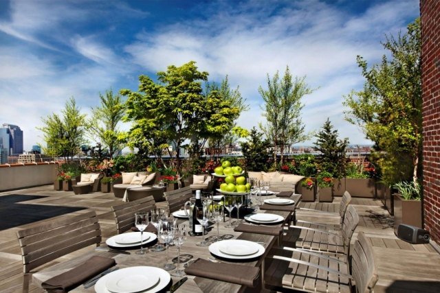 terraço na cobertura-área de jantar-privacidade-tela-plantador de árvores
