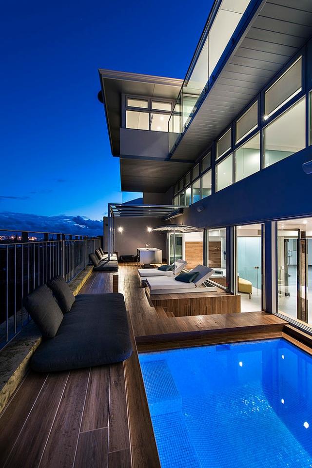 Terraço na cobertura - piscina - piso - madeira - móveis de salão