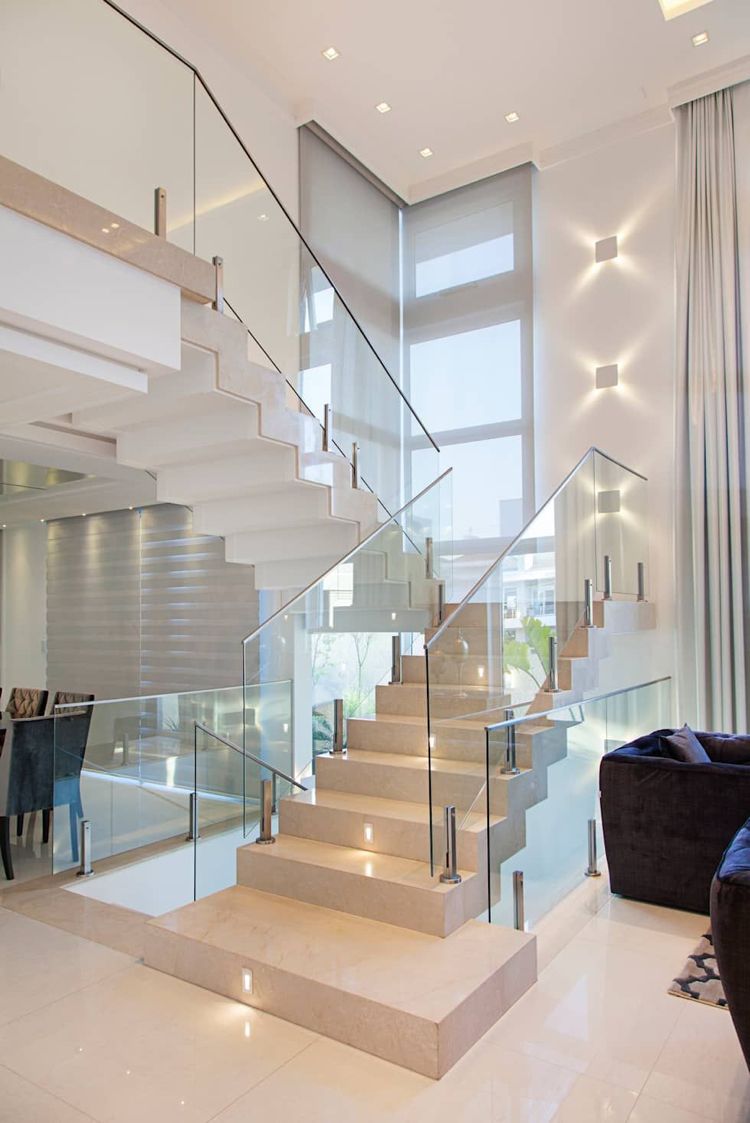 Escadas de plataforma degraus de granito corrimão de vidro luzes embutidas corrimão