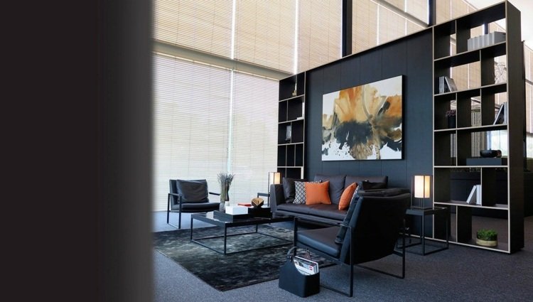 sala de estar moderna prateleira de móveis pretos sofá couro metal