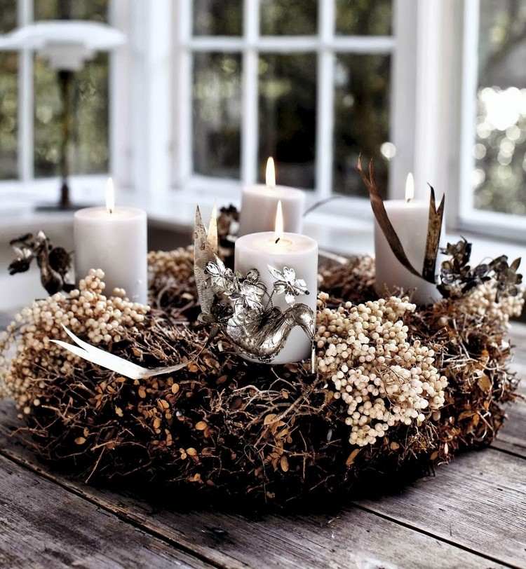 Decoração moderna de flores do advento-materiais-naturais-marrom-branco-decoração de natal