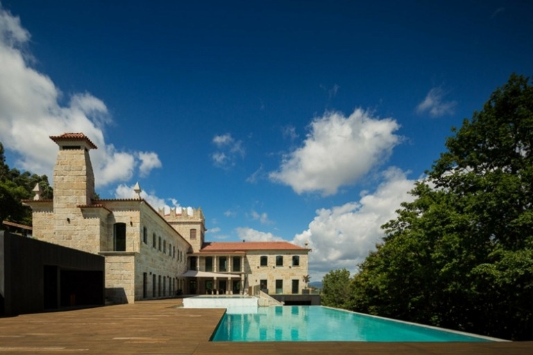 Arquitetura de casa paisagística moderna