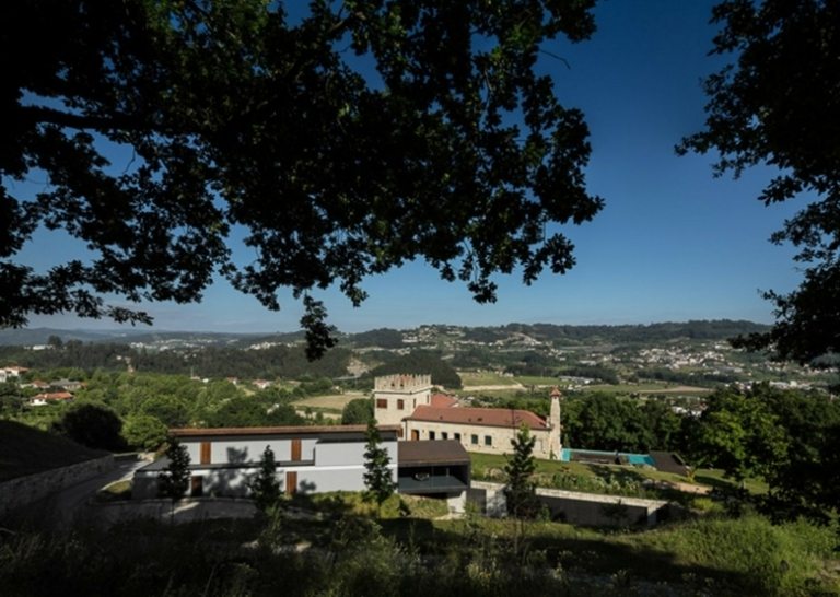 Arquitetura de casa paisagística moderna