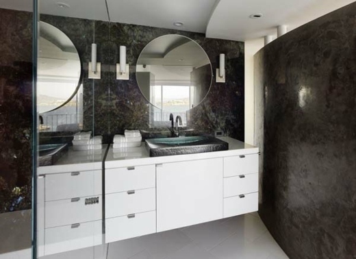 design interior elegante em um banheiro moderno de apartamento