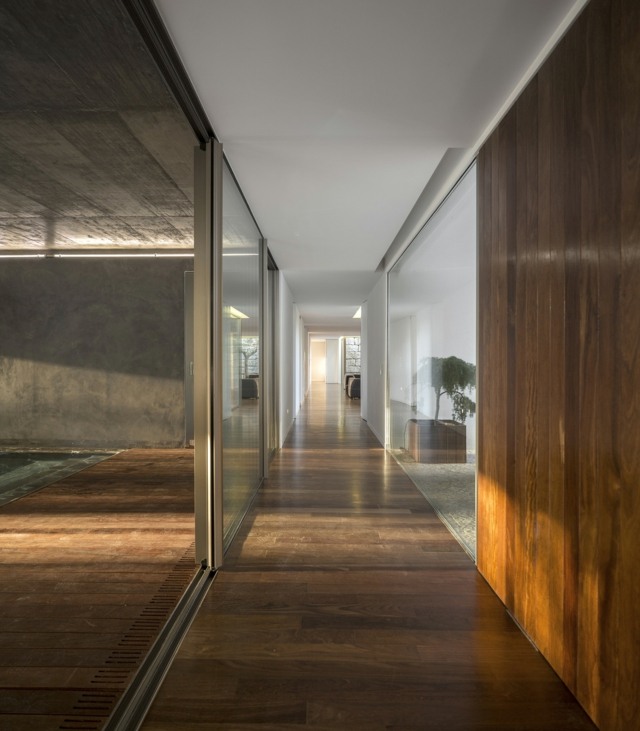 Paredes revestidas de design interior minimalista moderno