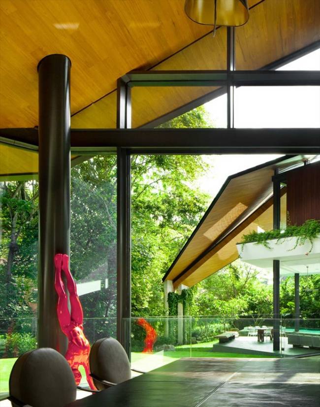 casa moderna K2LD architects singapore teak pillars