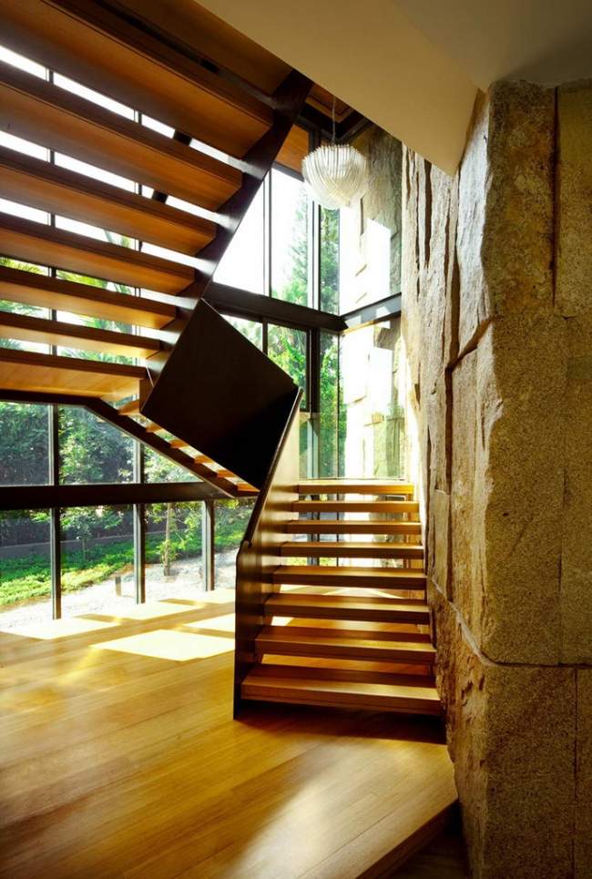 casa alada K2LD Architects escada pedra natural de teca
