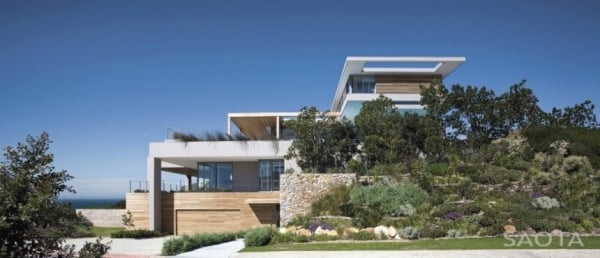 casa com muitos terraços claros de vidro áfrica do sul