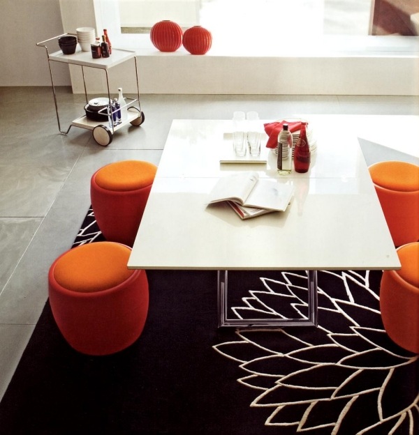 Idéia de sala de estar - mesa branca - carpete preto