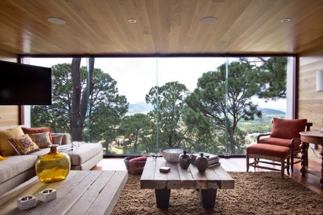 moderna casa na floresta design de interiores móveis de madeira janela panorâmica