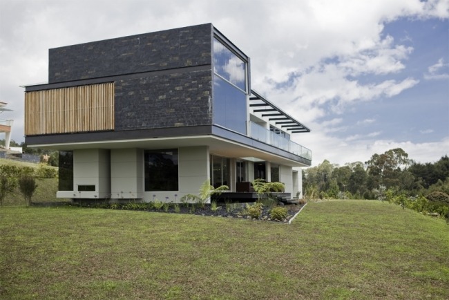 fachada casa colombia preta moderna