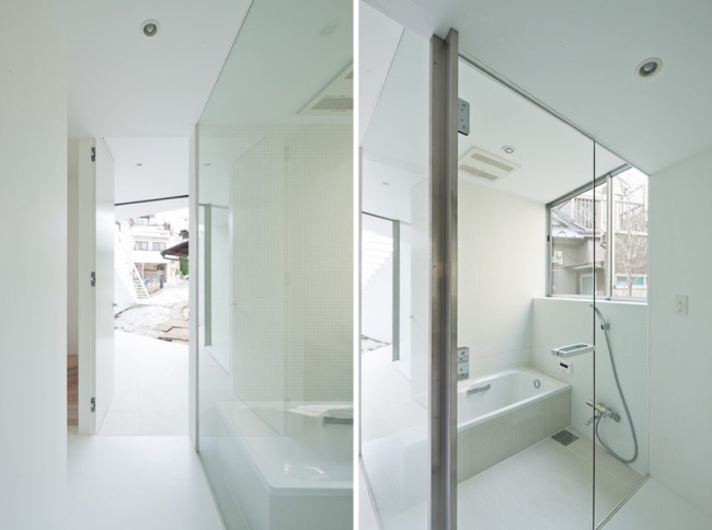 casa minimalista banheiro com móveis branco puro