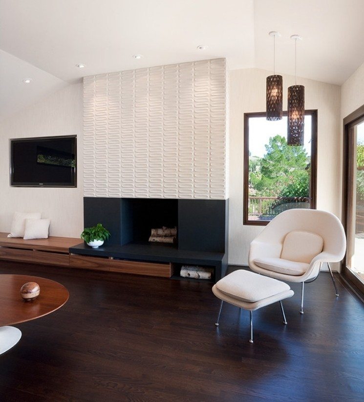 sala de estar moderna-lareira-revestimento-branco-parede-painéis-relevo