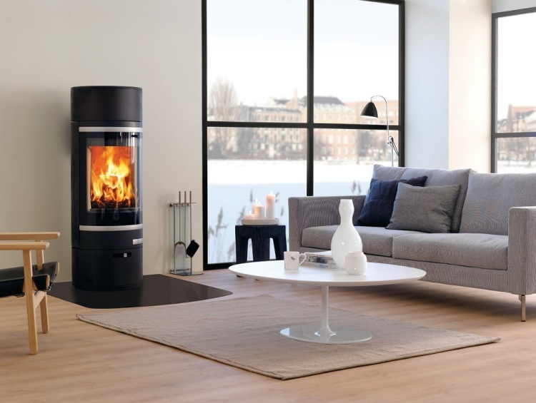 moderna-sala de estar-free-standing-fire-round