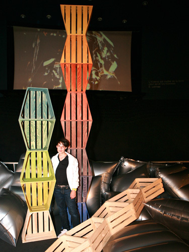sibylle stöckli coloridas torres de paletes prateleiras modulares
