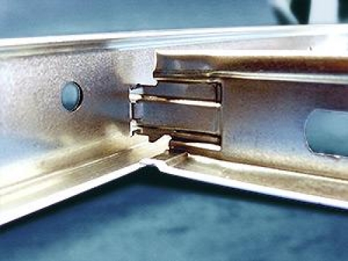 Tilslutning af mellemliggende guider til hovedprofilen