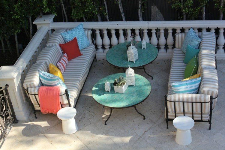 Mosaico-jardim-mosaico-mesa-azul-azulejos-mesa-assentamento