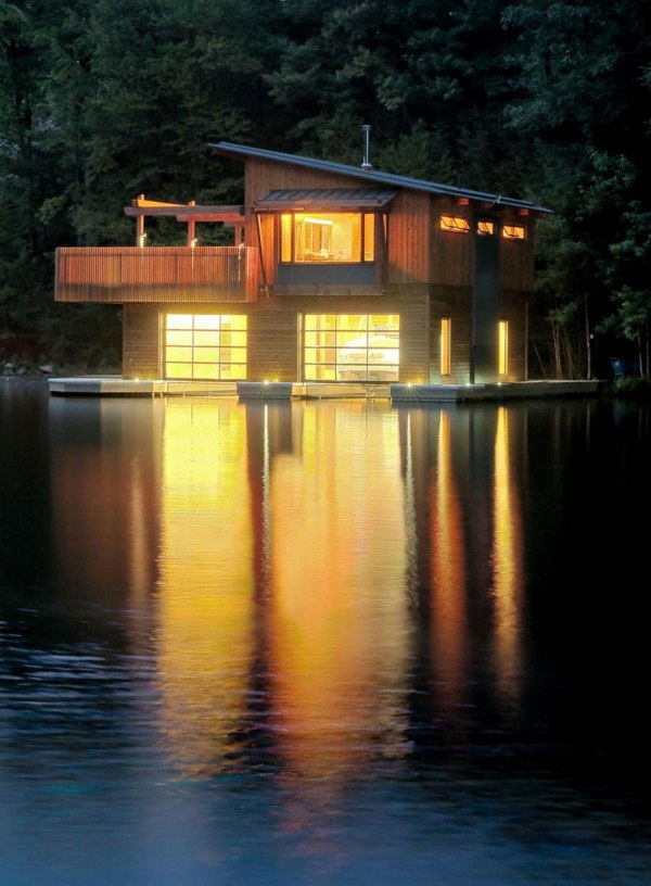 casa de madeira minimalista - iluminação