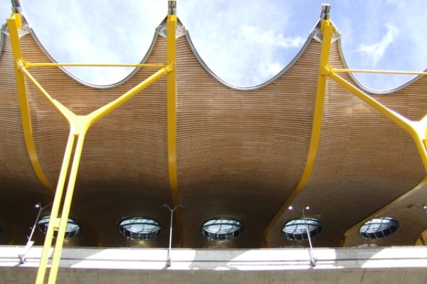 Design Madrid Barajas Airport-corrugated cladding-slats bamboo