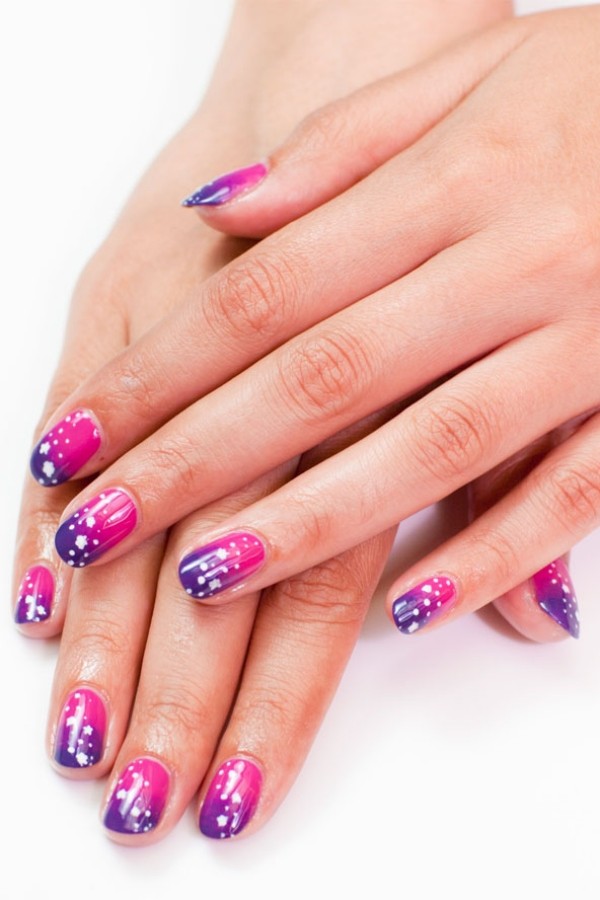 Estilo de unhas-disco-sentimento-estrelado céu-ombre-unhas-rosa-violeta