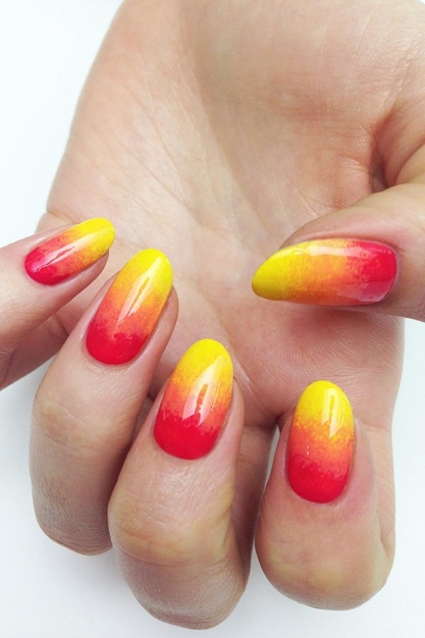 Estilo de unhas-desenho-unha-verão-ombre-amarelo-rosa-neon