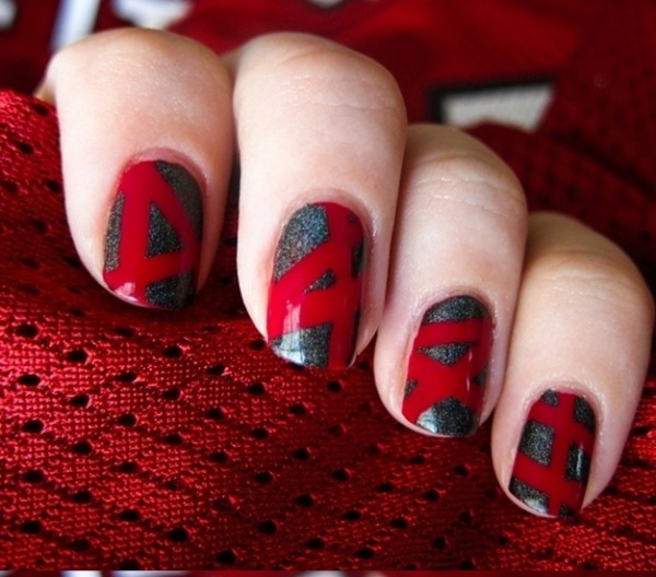 nail-design-ideas-red-magnet-nail-polish-stripe-pattern-ideas