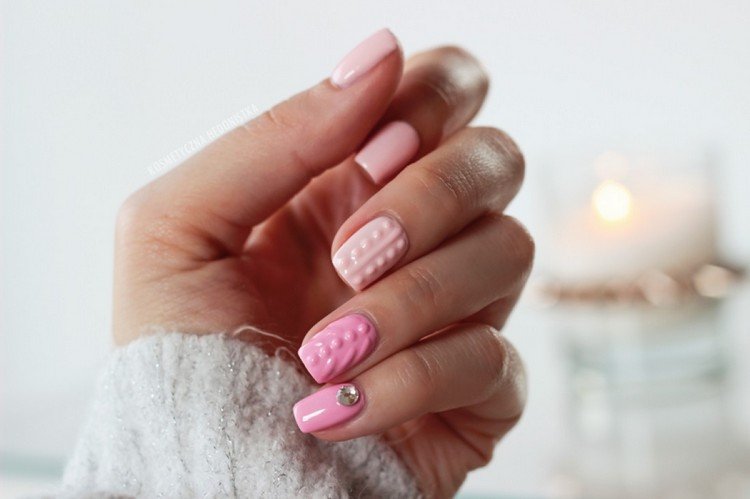 Design de unhas para o inverno tricô-unha-esmalte-tendências-3d-padrão