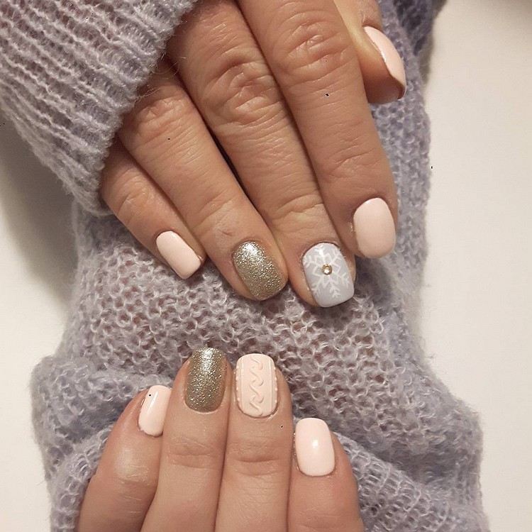 Design de unhas para o padrão de tricô de inverno-glitter-floco de neve-strass