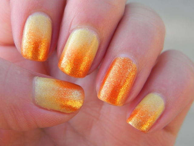 Summer-gel-ombre-effect-yellow-orange-glitter