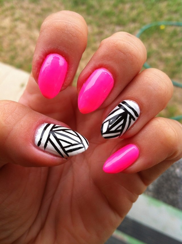 Nail-Design-Summer-neon-pink-black-white-astec-motifs