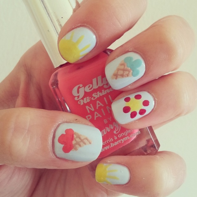 desenho de unhas motivos-verão-sol-flores-sorvete-waffle