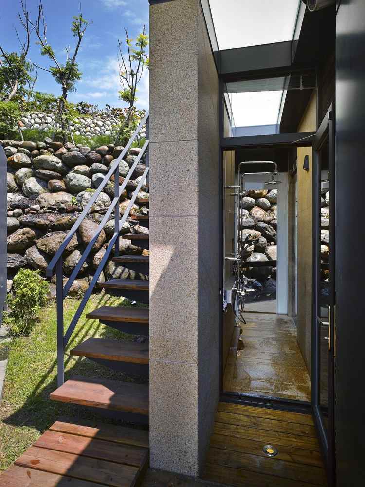 pedras naturais-pedregulhos-arquitetura-moderna-jardim-terraço-escada-externa